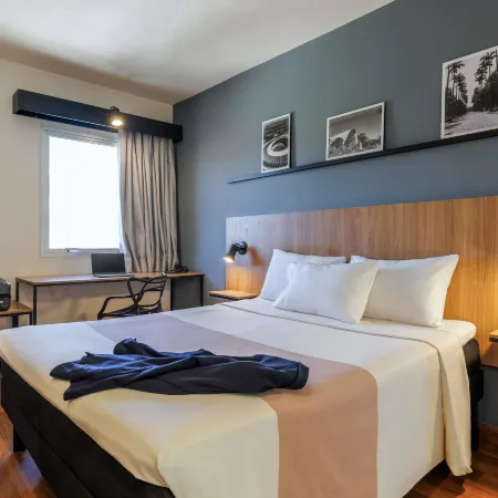 Ibis Belo Horizonte Liberdade Отели рядом с достопримечательностью «Площадь Свободы»