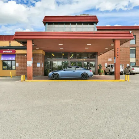 Seven Oaks Hotel Regina, SureStay Collection by Best Western