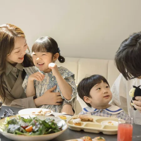 DoubleTree by Hilton Seoul Pangyo Residences Отели рядом с достопримечательностью «Станция метро Sunae»