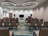 La Quinta Inn & Suites by Wyndham Nashville Downtown/Stadium Hotels near Cumberland Park