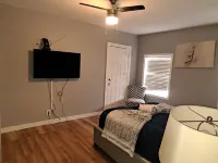 Amazing 3 bedrooms with 3  bedroom apt in the center of Beverly Hills - Homestays