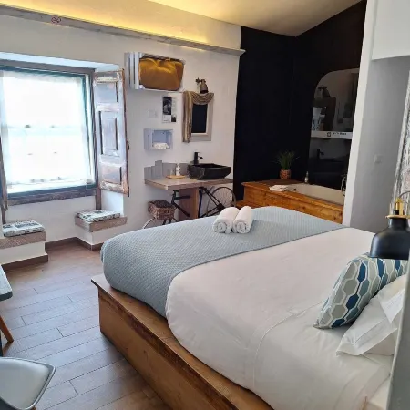Lovin Book Guesthouse