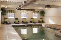 Colonial Hotel - Pools