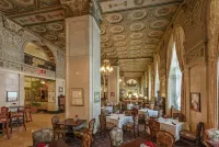 The Brown Hotel - 4 estrellas