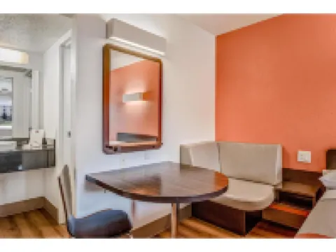 Motel 6 Youngstown, Oh Hotels in Trumbull County