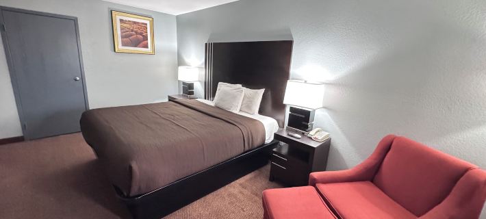 Owensville Inn Hotels in Gasconade County