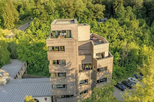 The Seven Hotel - parking