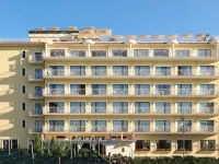 Grand Hotel de la Ville Hotels near Peter's Beach