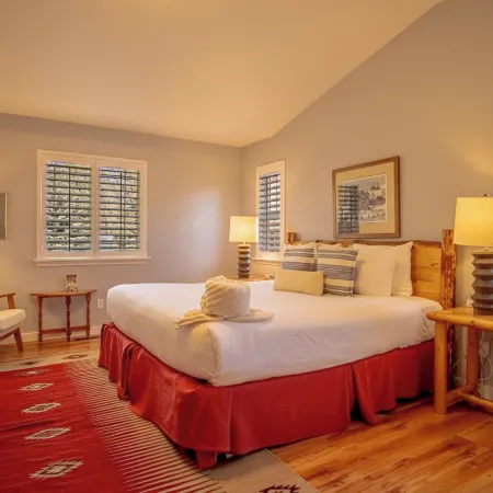 In the Heart of Hailey; Private Pet-friendly 3 Bedroom Home With Garage