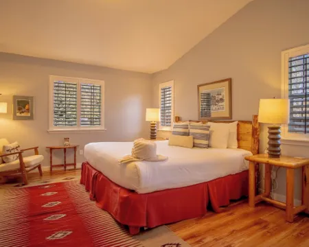 In the Heart of Hailey; Private Pet-friendly 3 Bedroom Home With Garage Hotels in Hailey