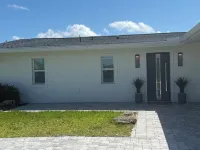 Punta Gorda 2/2, Designer Renovated Punta Gorda Home in Isles Yacht Club Marina