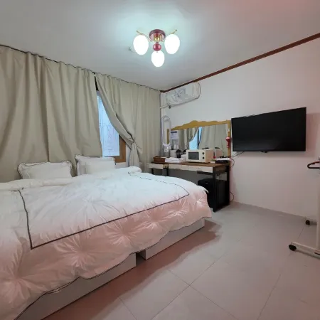 Gimcheon Hyatt Motel Отели рядом с достопримечательностью «Стадион в Кимчхоне»