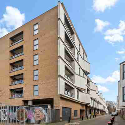 Brighton Getaway - Modern Apartment With Balcony Hotel Exterior