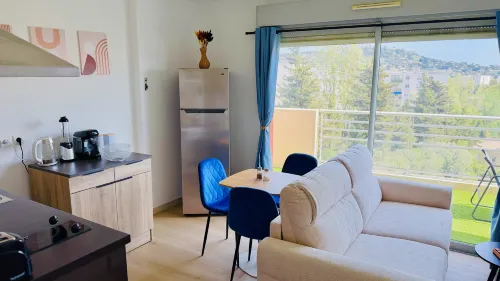 Charming Cannes Apartment, Comfort, Convenience, and Coastal Bliss - Condos