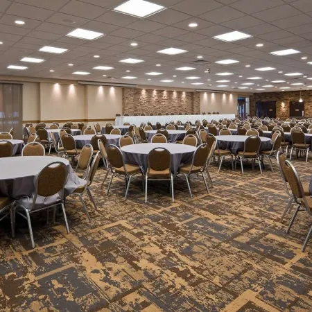 Crossroads Hotel & Event Center
