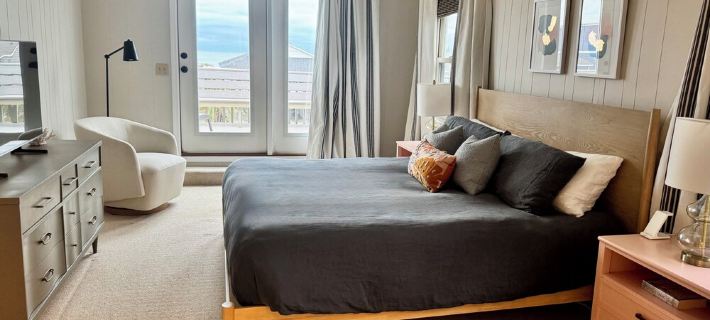 Spacious ocean-view 4-BR house in Sunset Beach, 1 min walk to beach Hotels in Sunset Beach