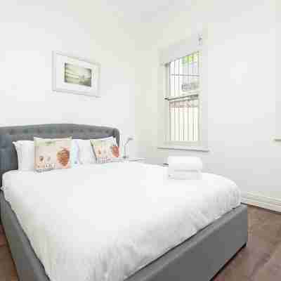 Stunning Sydney Home 1 Rooms