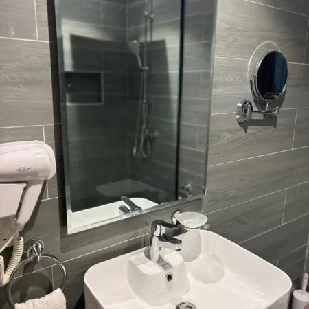 MEMAC PLACE HOTEL & RESTAURANT
