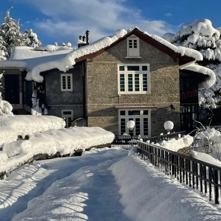 Deodar Manor