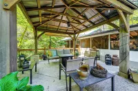 Outdoor Adventure: Tranquil Creekside Retreat