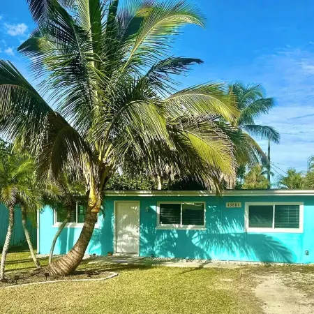 Kid-Friendly Beachy House Off Sanibel&FM Beach!