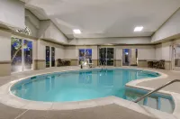 Best Western Plus Inn at Valley View - piscina