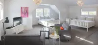Fieldstone Guesthouse - parking
