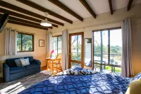 Bumblebrook Farm Motel - 3-Star