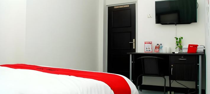 RedDoorz near Telkom Corporate University Hotéis em Sukasari