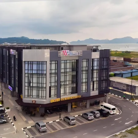 We Hotel Langkawi Отели рядом с достопримечательностью «Площадь Орла»