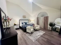 Luxury Retreat with Jacuzzi, Fire Pit and Playroom - Wifi