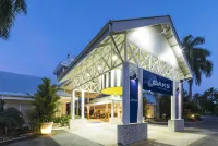 Oaks Port Douglas Resort - parking