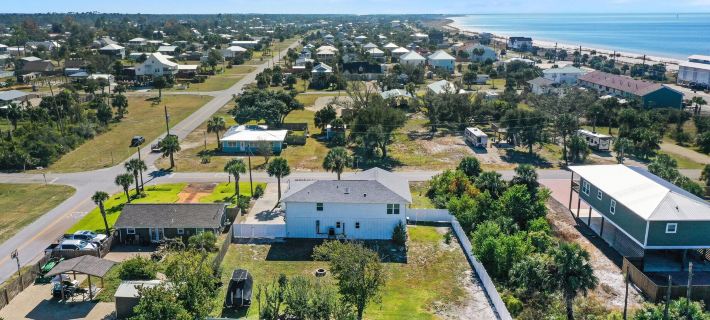 Anchored Inn 3 by Pristine Properties Vacation Rentals Hotels in Gulf County