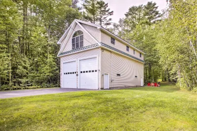 Readfield Retreat w/ Lake Maranacook Views! Hotels in 