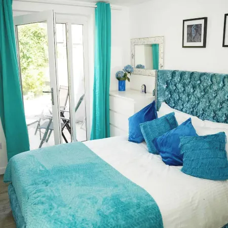 Ground Floor Apartment Sleeps 4 Parking