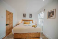 Cotswolds / 2BD / 1 Bath / Garden / City Centre - 4-Star