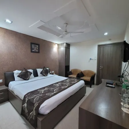 Hotel Raj Residency