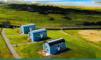 The Snuggly Sheep Shepherd Hut & Sauna Farm Stay -  Ferienwohnungen