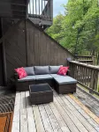 Cozy Townhome Sleeps 10 in the Heart of it All, Just Minutes to Area Attractions - balcony