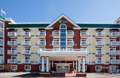 Holiday Inn Express & Suites PETOSKEY by IHG Hotels in Bear Creek Township