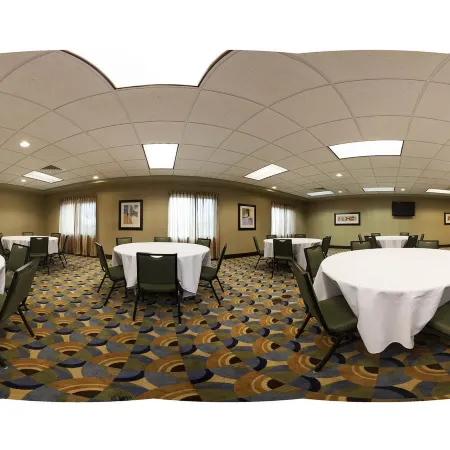 Holiday Inn Express & Suites MADISON-VERONA by IHG