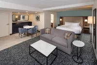 DoubleTree by Hilton Hotel Oak Ridge-Knoxville - parking