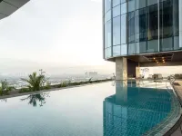 Novotel Jakarta Pulomas - Infinity Pools