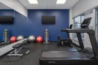 Spark by Hilton Montreal Brossard - Gym
