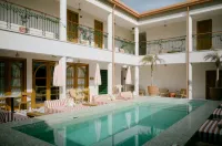 The Agora Hotel - Yüzme Havuzu