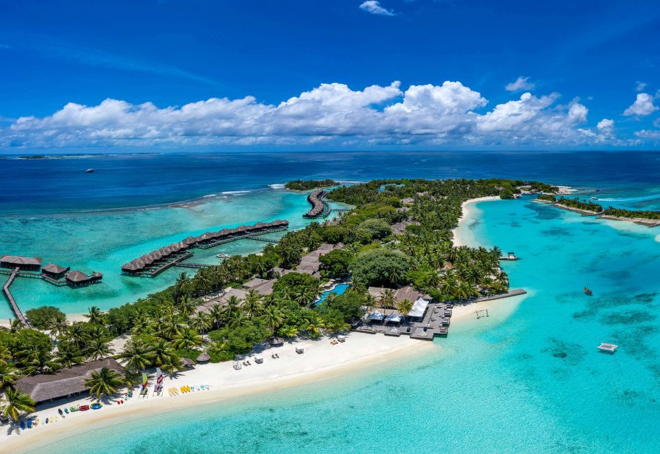 Фото: Sheraton Maldives Full Moon Resort & Spa