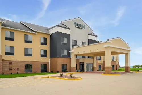 Fairfield Inn & Suites Bloomington - parking