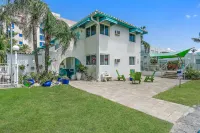 Hollywood Beachside Boutique Suite - parking