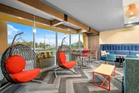 Tru by Hilton Lexington - 3-Star