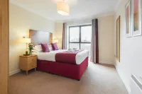 Premier Suites Bristol Redcliffe - Condos